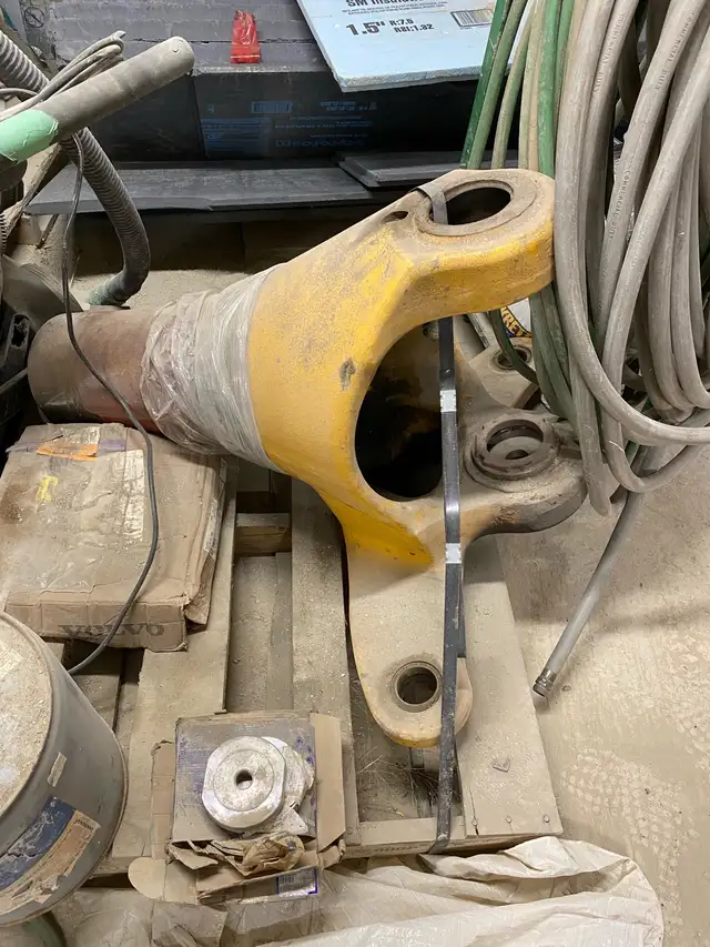 2008 Volvo A30E Rock Truck with back up Articulated Axle Yoke - Image 2