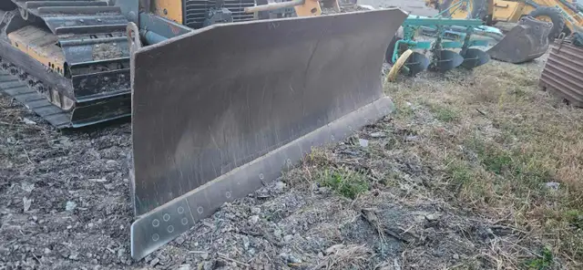 2015 Deere 700K XLT 9600HR 6 way blade - Image 2